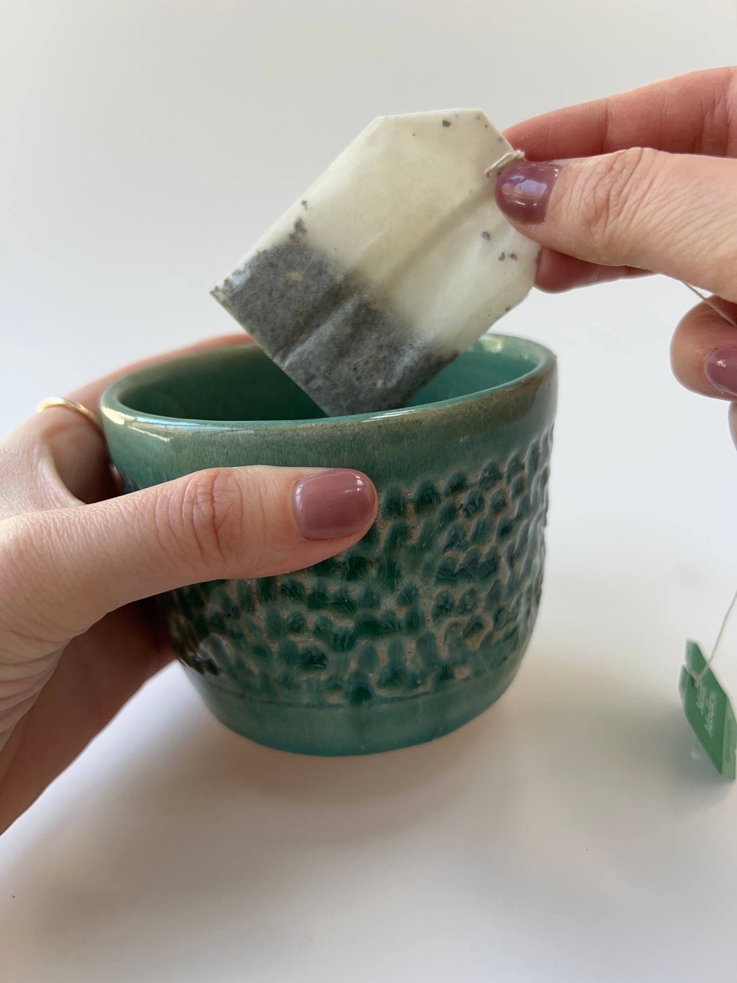 CARVED CUP - TEAL