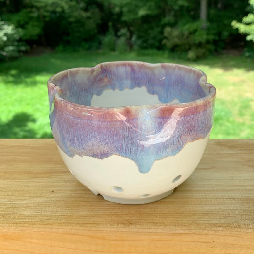 FLOWER BERRY BOWL - PERIWINKLE