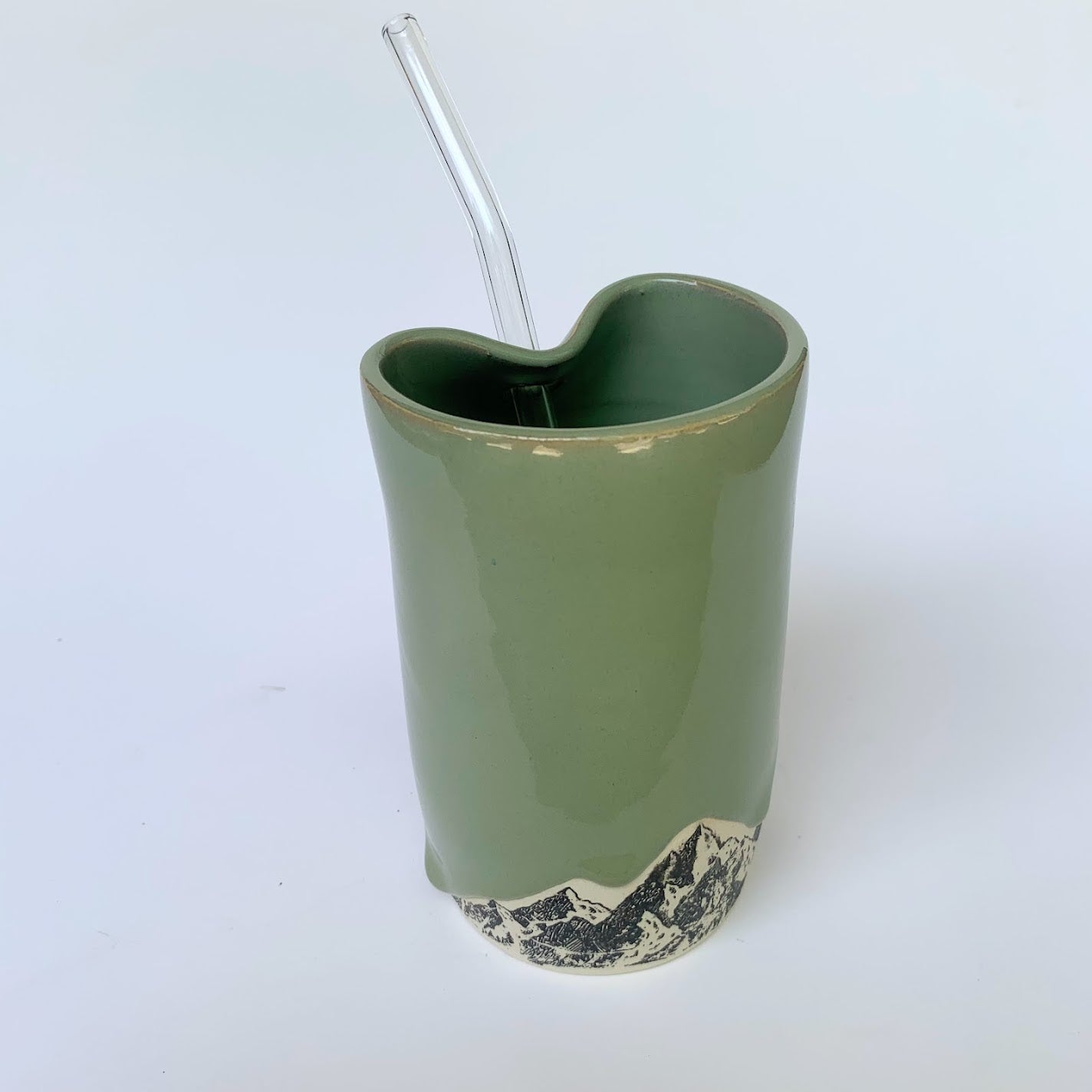MOUNTAIN STRAW TUMBLER WITH THUMBPRINT- SPEARMINT