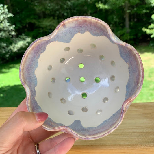 FLOWER BERRY BOWL - PERIWINKLE