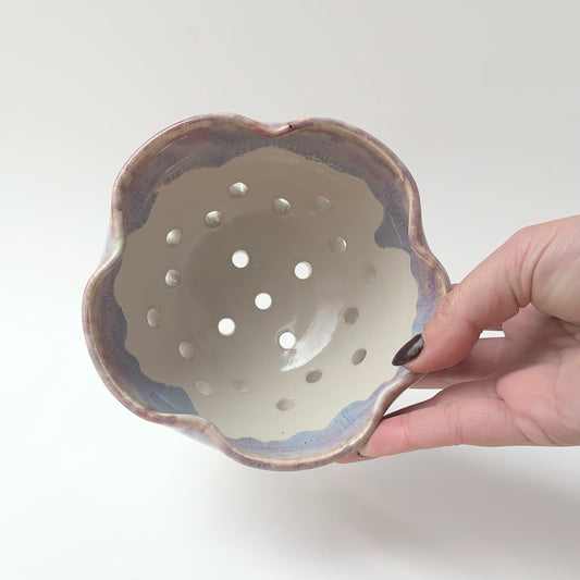 FLOWER BERRY BOWL - PERIWINKLE