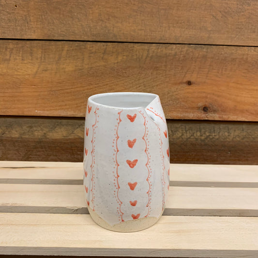 WHITE/RED HEARTS STRAW TUMBLER