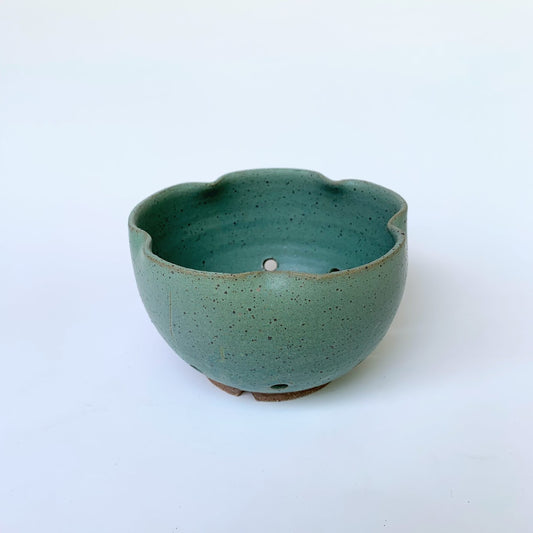 FLOWER BERRY BOWL - SPECKLED JUNIPER (MATTE)
