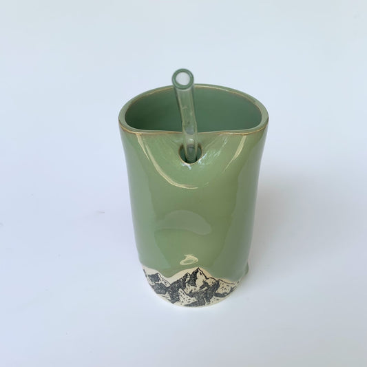 MOUNTAIN STRAW TUMBLER WITH THUMBPRINT- SPEARMINT