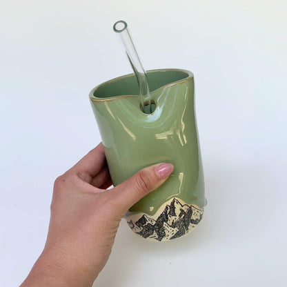 MOUNTAIN STRAW TUMBLER WITH THUMBPRINT- SPEARMINT