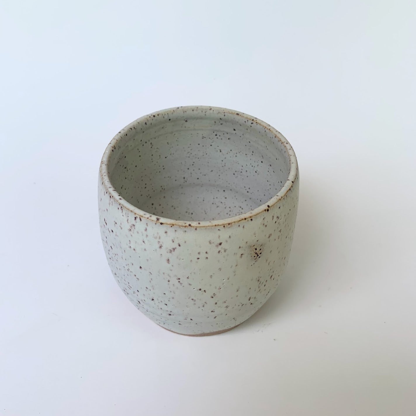 THUMBPRINT CUP - SPECKLED JUNIPER/WHITE (MATTE)